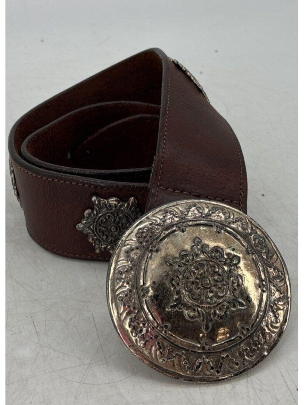 Vintage 1993 Western Concho Belt Brown Leather Silver Round Buckle Boho Sz 34 US